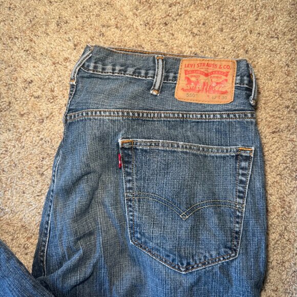 Levis 550 W42 L30 Distressed Blue Denim Jeans - Picture 5 of 14